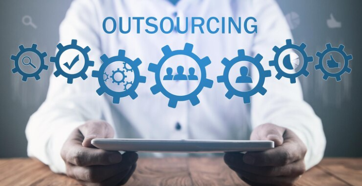 How to Successfully Outsource Software Development: A 5-Step Proven Process