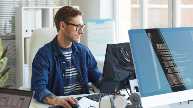 What Are the Top Risks of Offshore Development Outsourcing for UK Businesses—and How to Avoid Them?